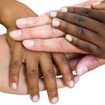 انشا در مورد ایجاد تفاوت رنگ پوست در انسان‌ها