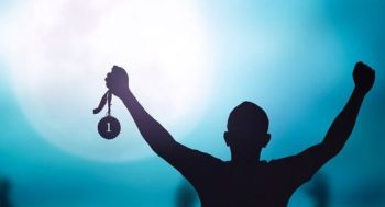 موضوع انشا آیا می‌توان شکست را به عنوان یک شکل پیروزی تعبیر کرد؟