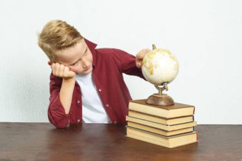 موضوع انشا عالمان به دلیل فراوانی جاهلان ارجمند هستند